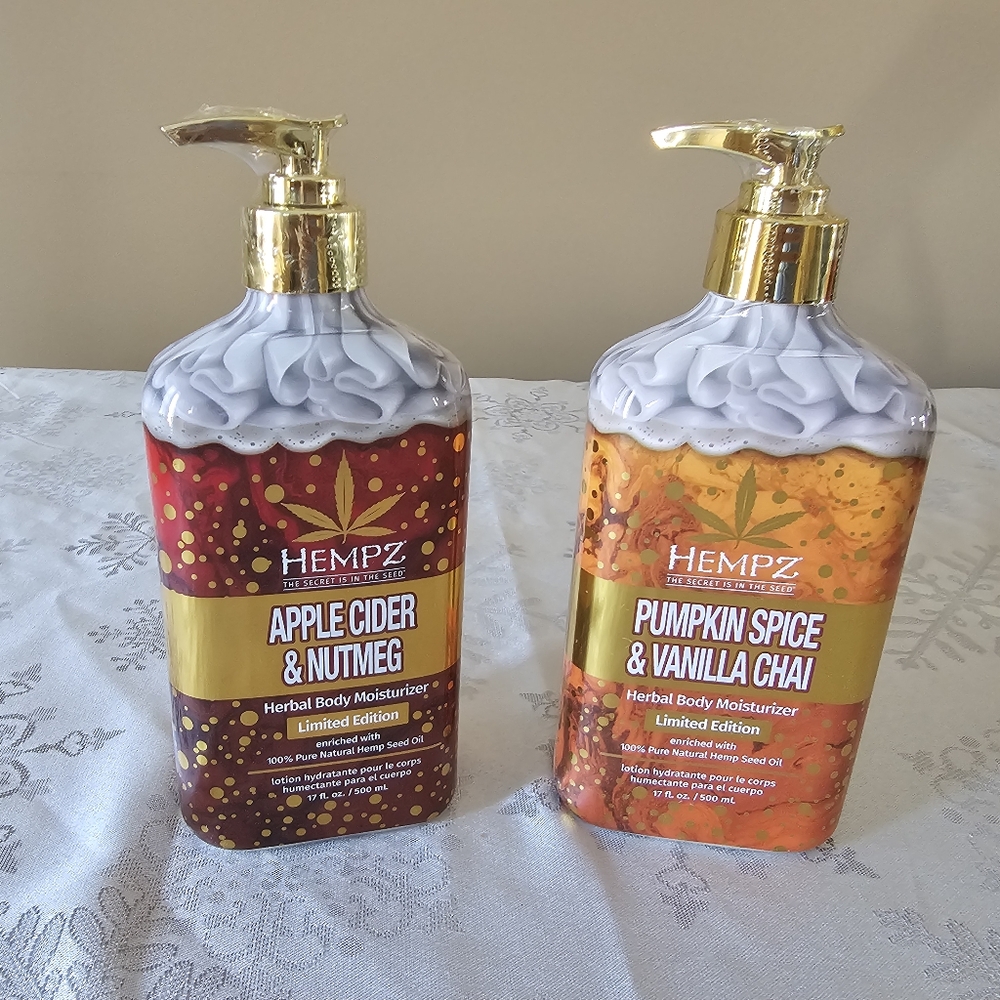 Hempz Fall 1 - Apple Cider Nutmeg 17oz & 1 - Pumpkin Spice and Vanilla Chai
